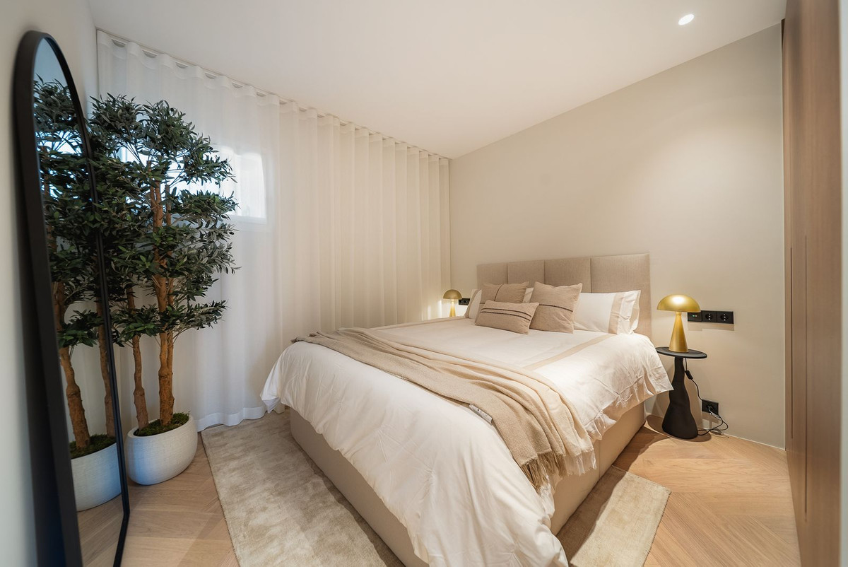 3 Bedroom Apartment in Marbella - Photo 24