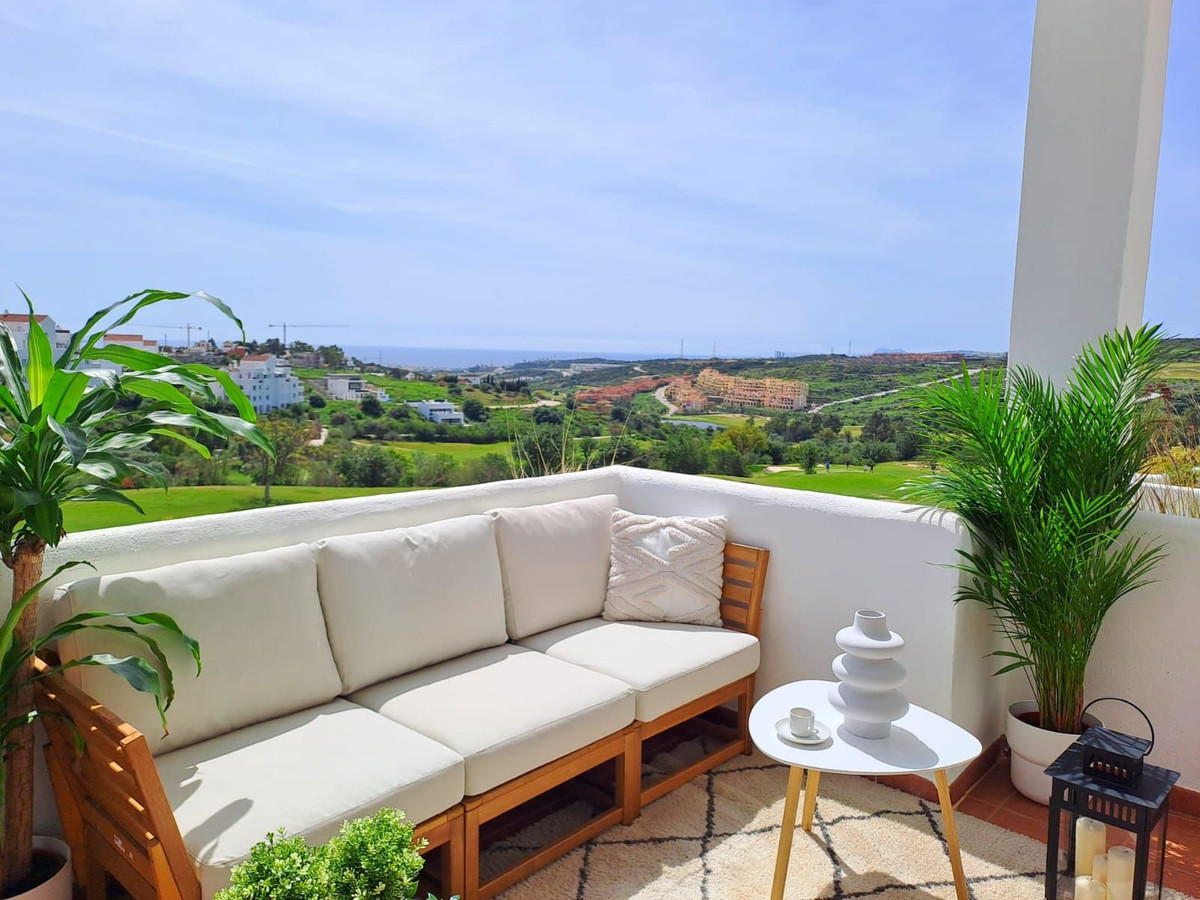 2 Bedroom Apartment in Estepona - Photo 17