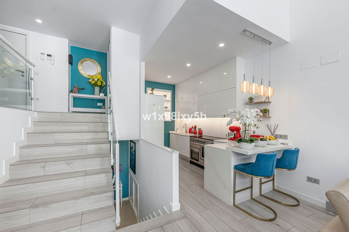 4 Bedroom Apartment in Benahavís - Photo 19