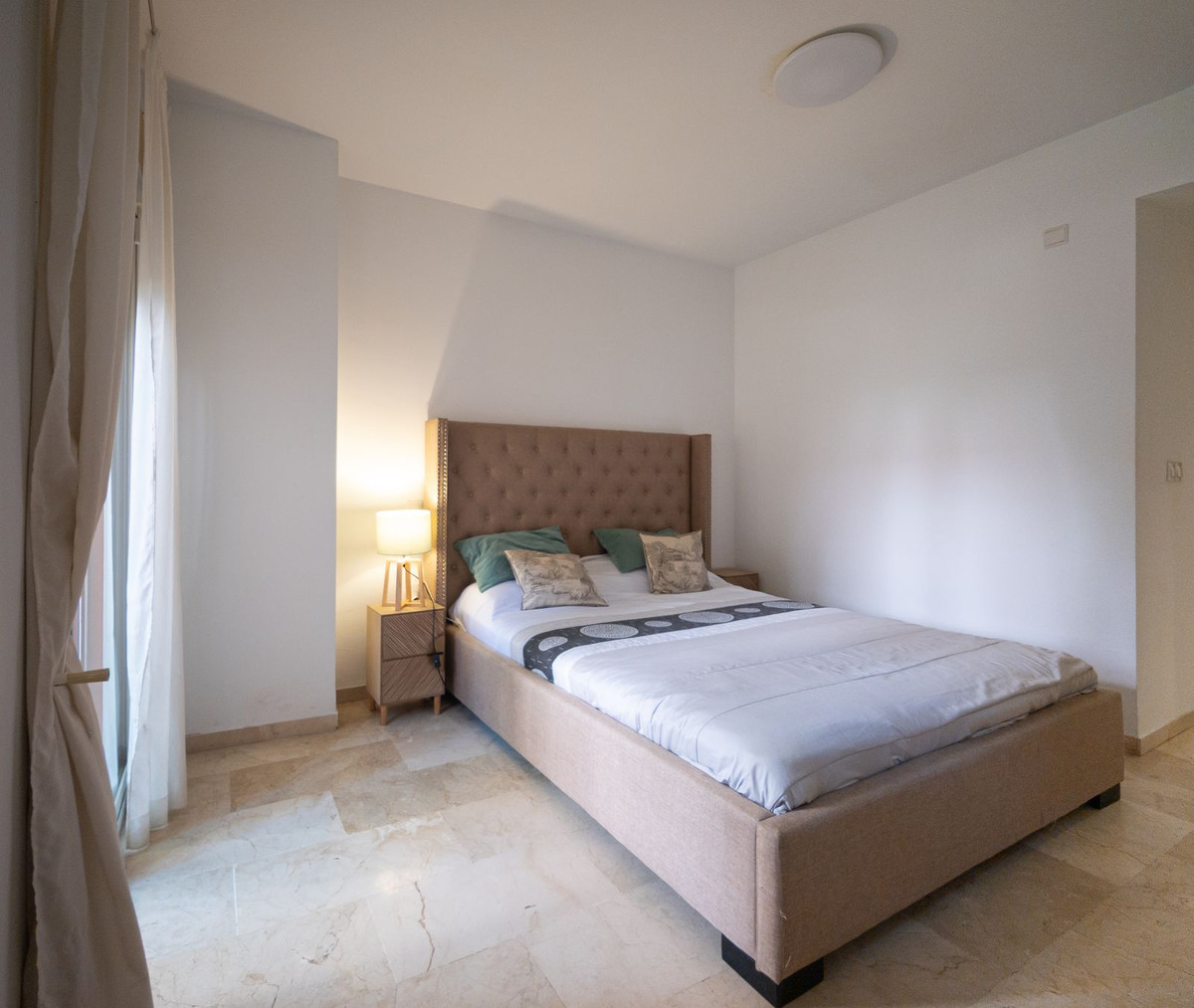 2 Bedroom Apartment in San Pedro de Alcántara - Photo 22