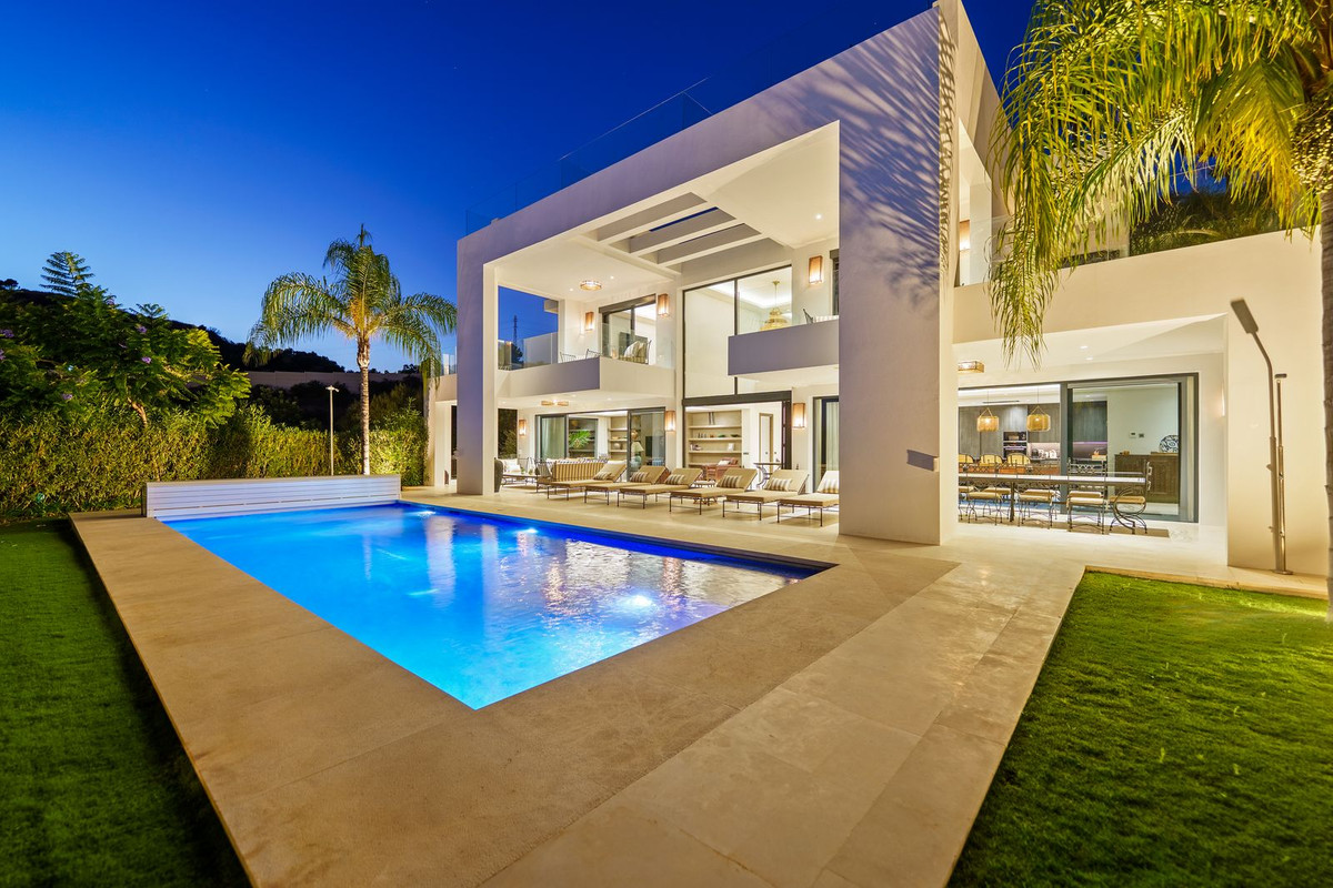 6 Bedroom Villa in Marbella - Photo 40