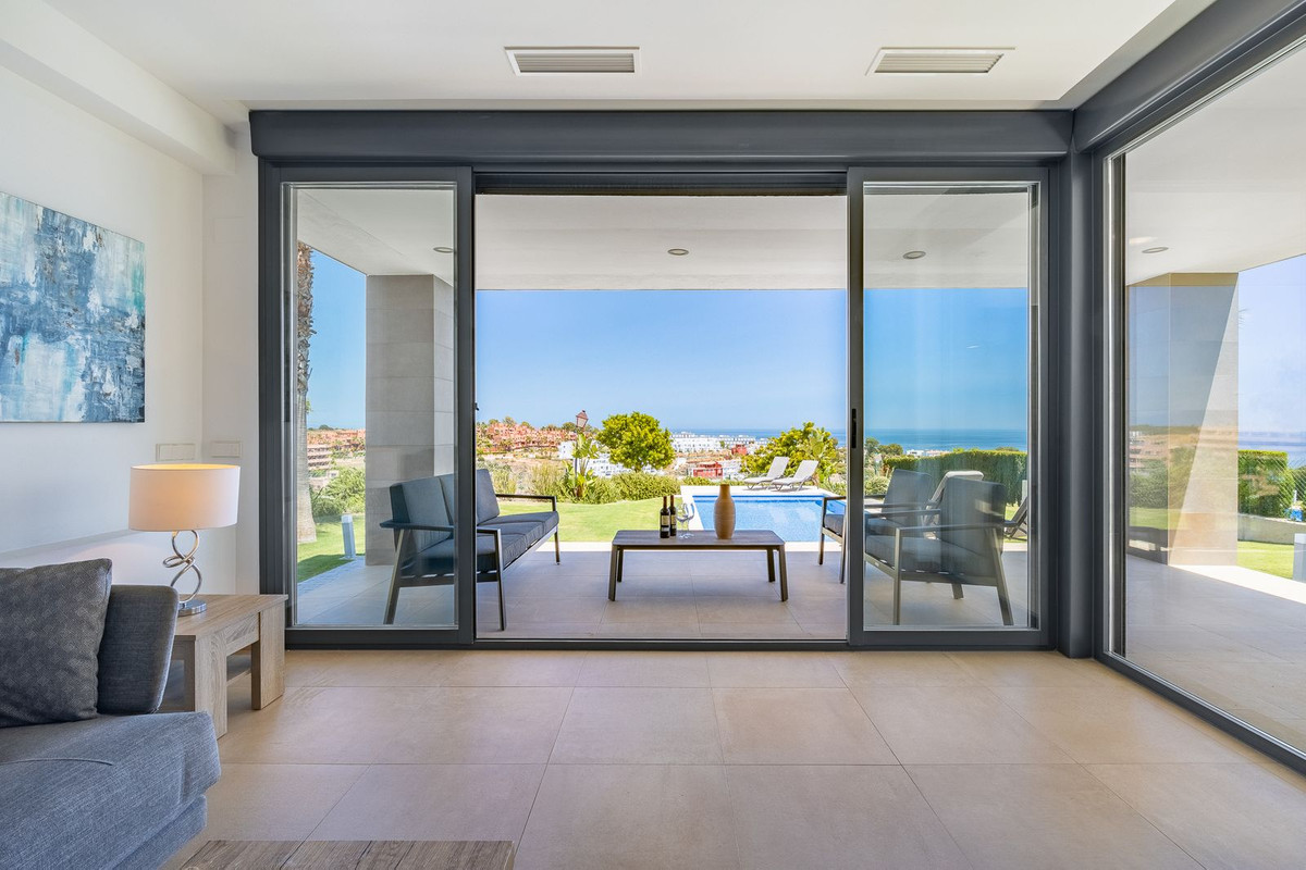 4 Bedroom Villa in Manilva - Photo 5