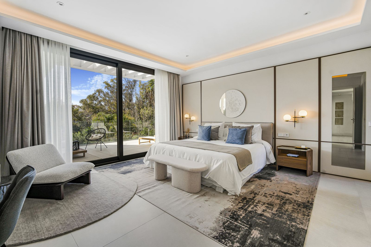 6 Bedroom Villa in Marbella - Photo 29