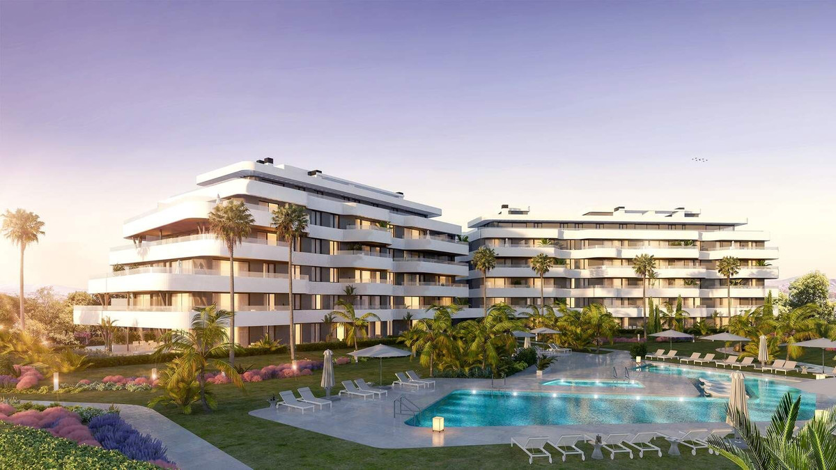 2 Bedroom Apartment in Torremolinos - Photo 31