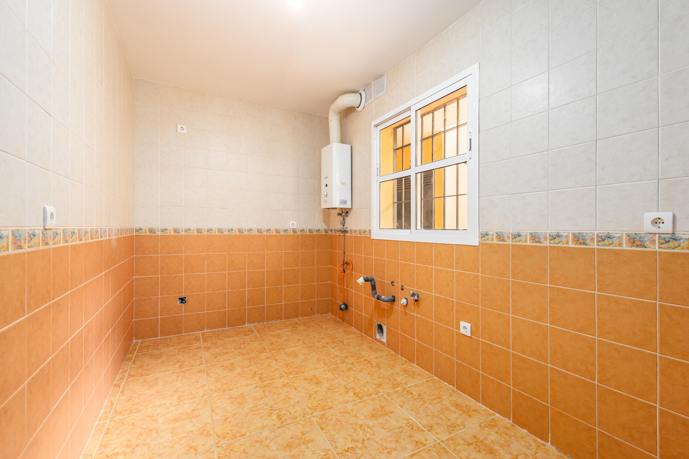 3 Bedroom Apartment in Alhaurín de la Torre - Photo 10