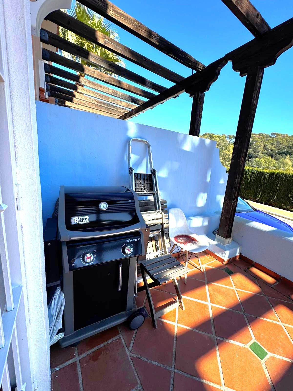 2 Bedroom Townhouse in Marbella - Photo 17