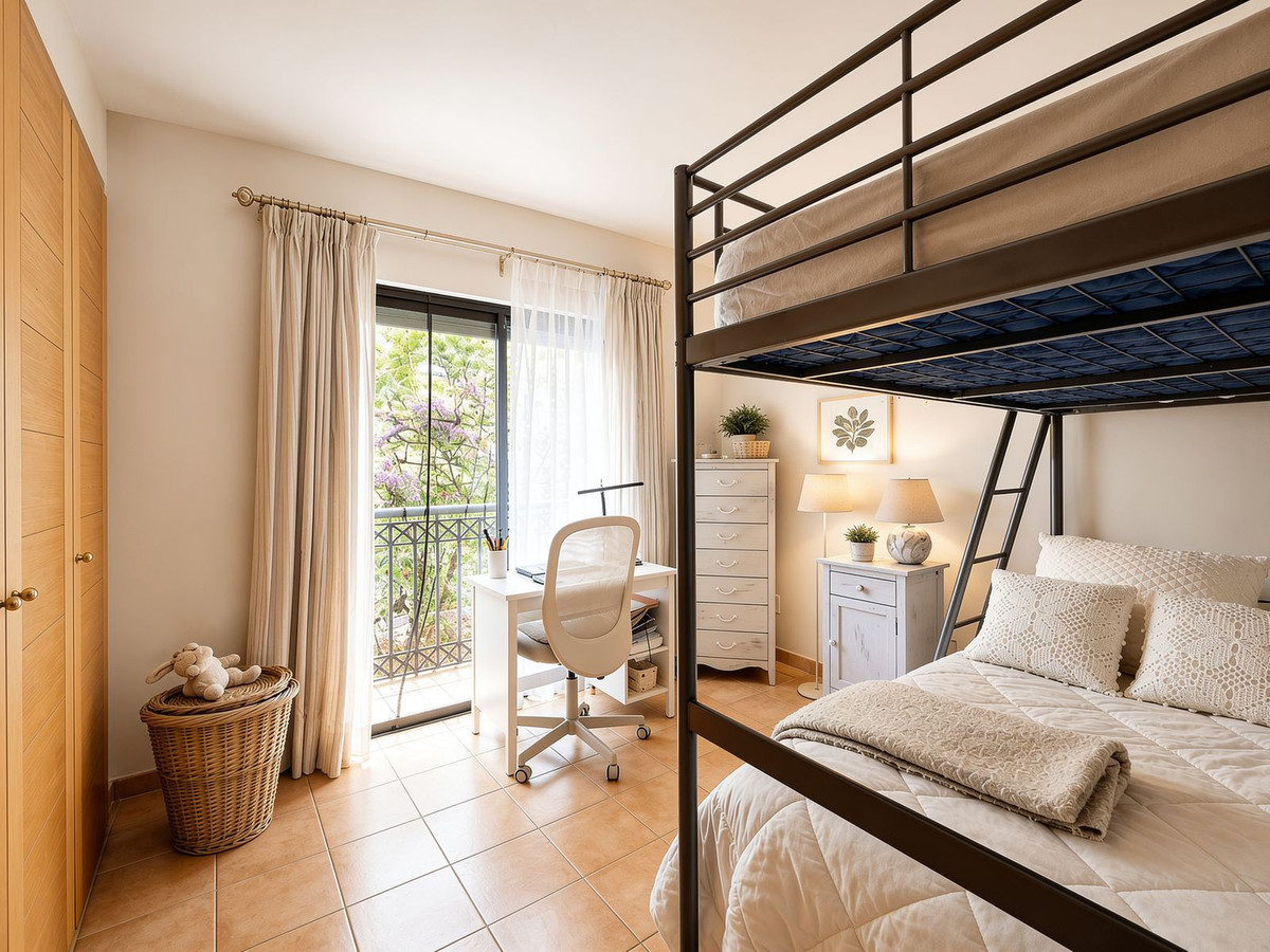 2 Bedroom Apartment in Marbella - Photo 11