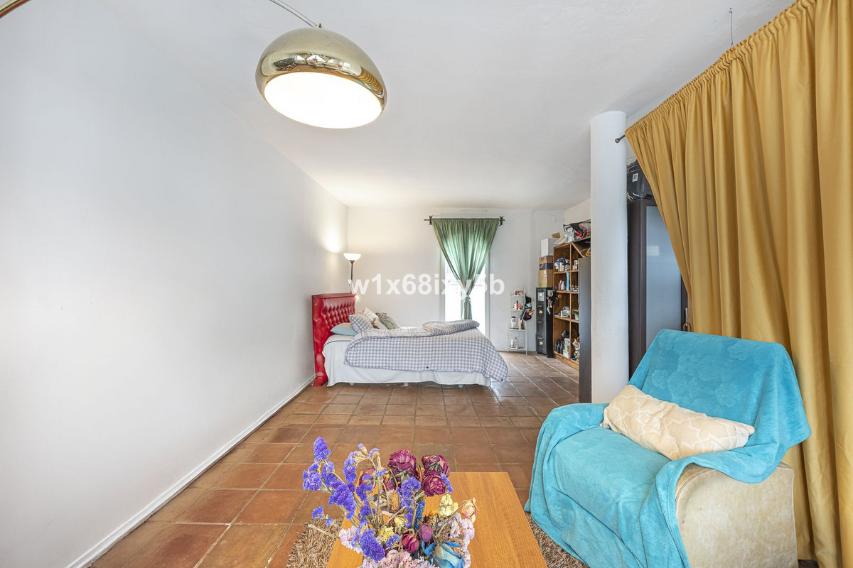 1 Bedroom Townhouse in Benahavís - Photo 33