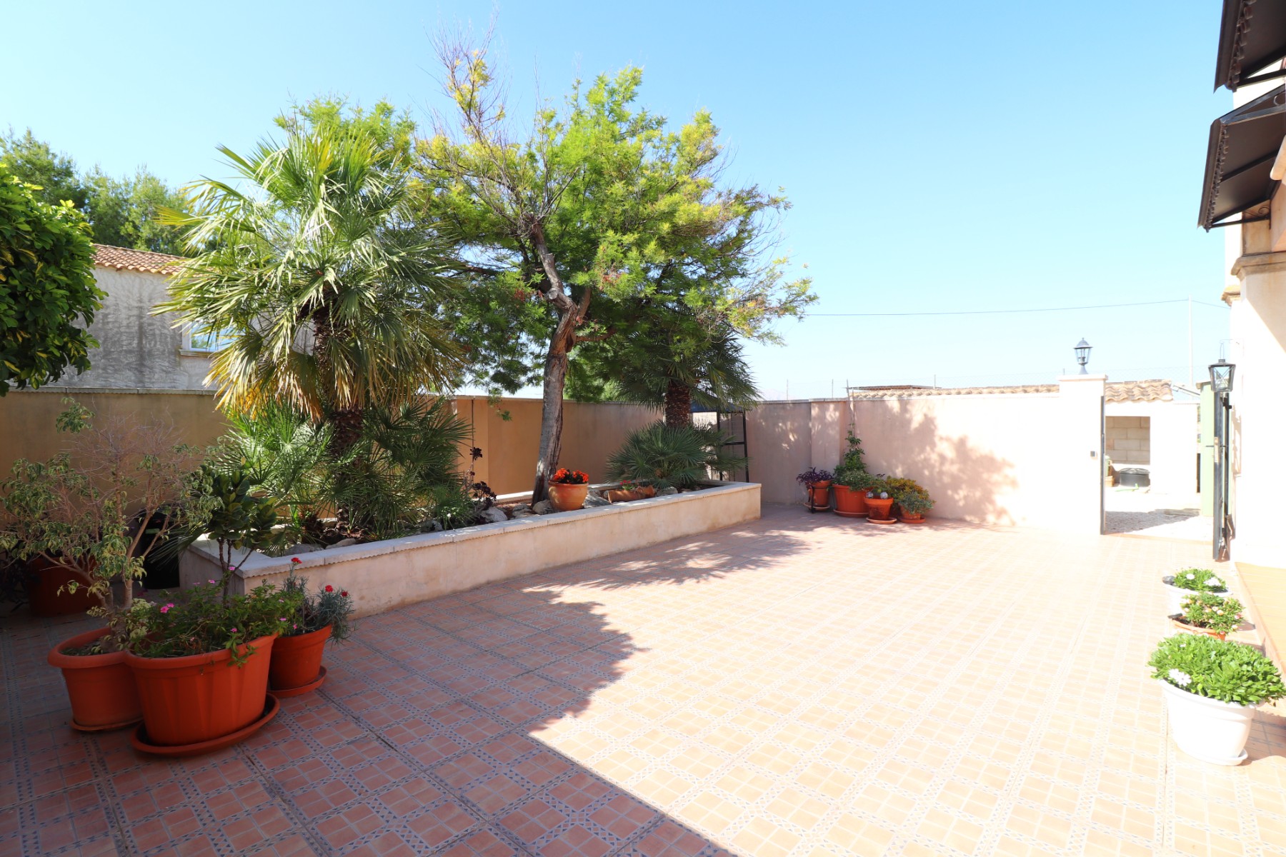 Chalet de 4 dormitorios en Alicante – Foto 29