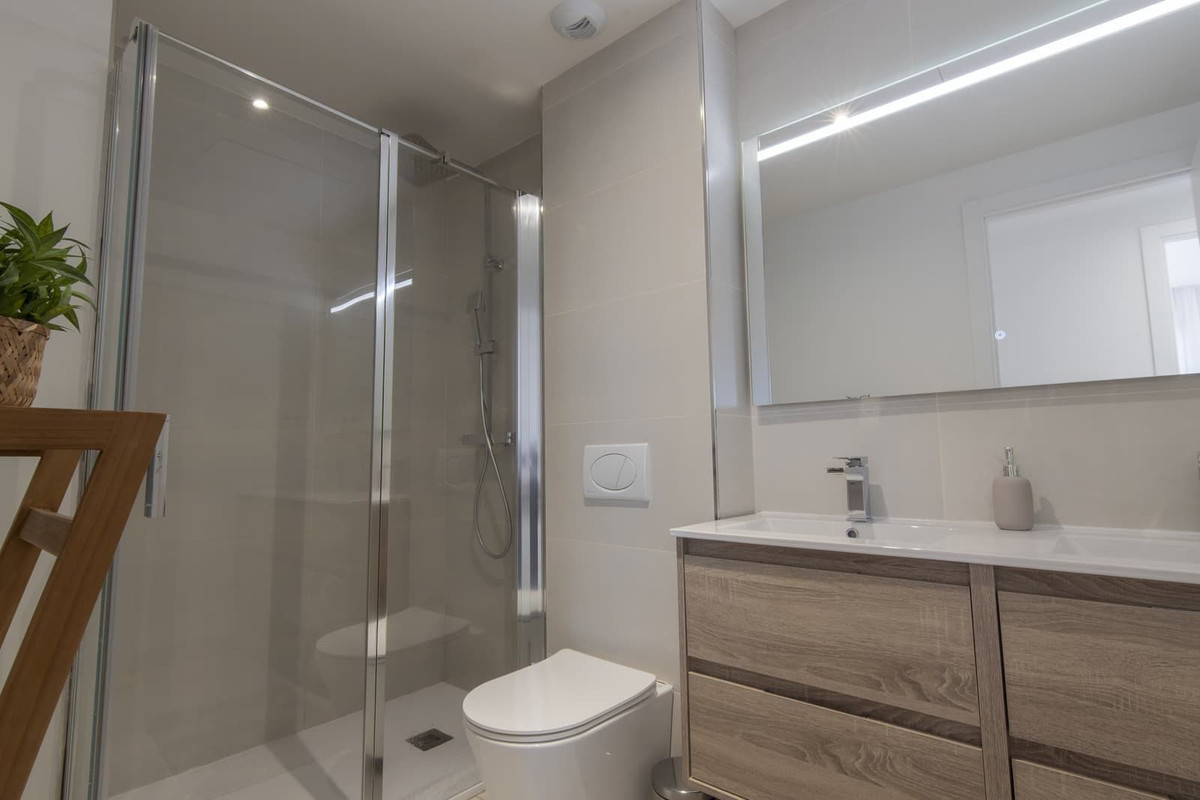 4 Bedroom Apartment in Benalmádena - Photo 15