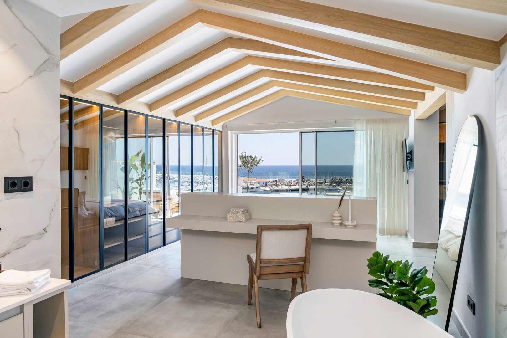 4 Bedroom Apartment in Marbella - Photo 46