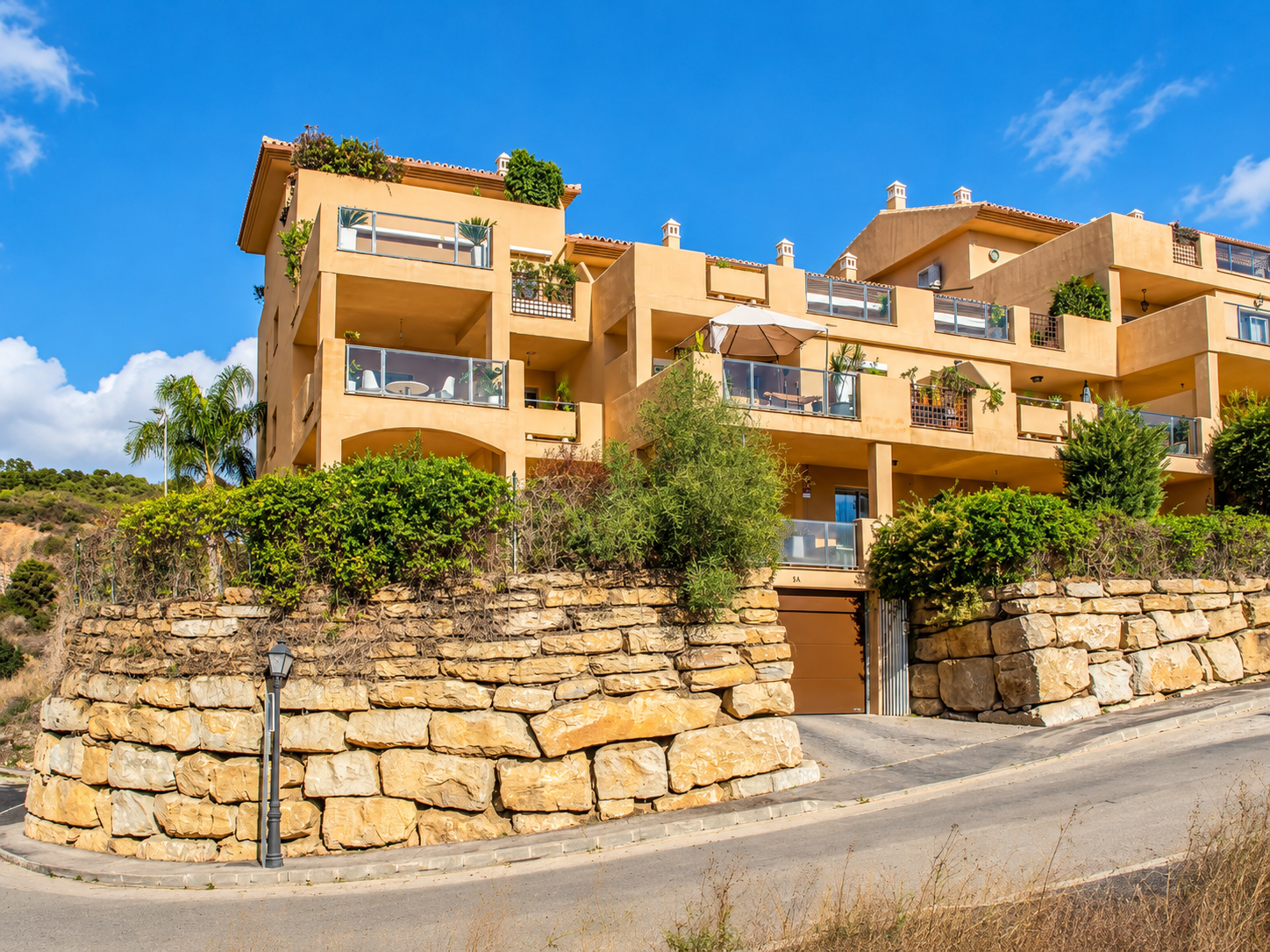 2 Bedroom Apartment in Estepona - Photo 24