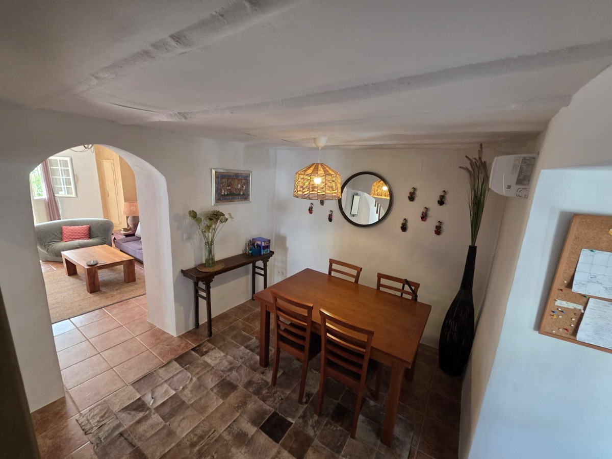 4 Bedroom Country house in Alhaurín el Grande - Photo 32