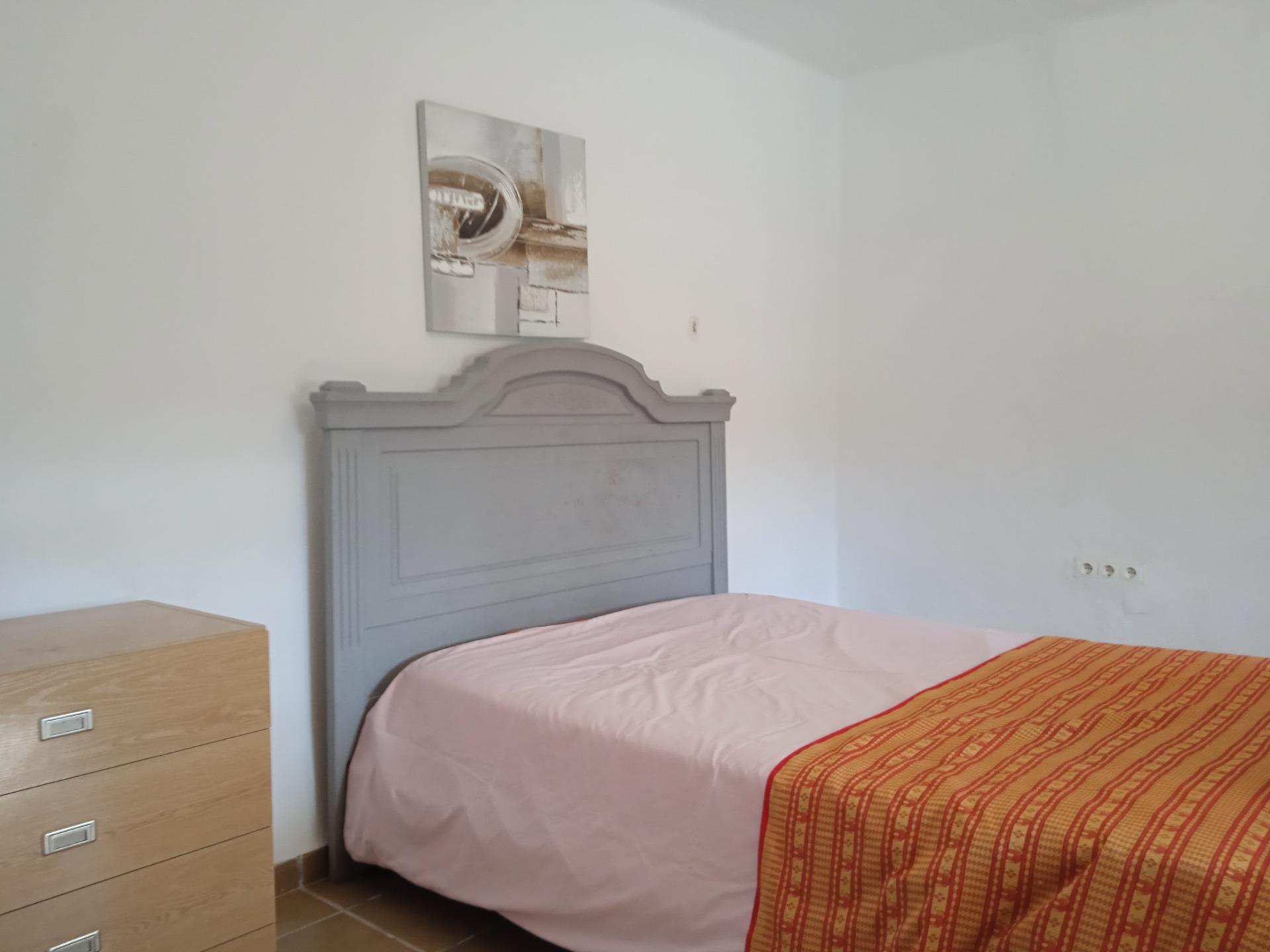 Chalet de 5 dormitorios con piscina en Granada – Foto 4