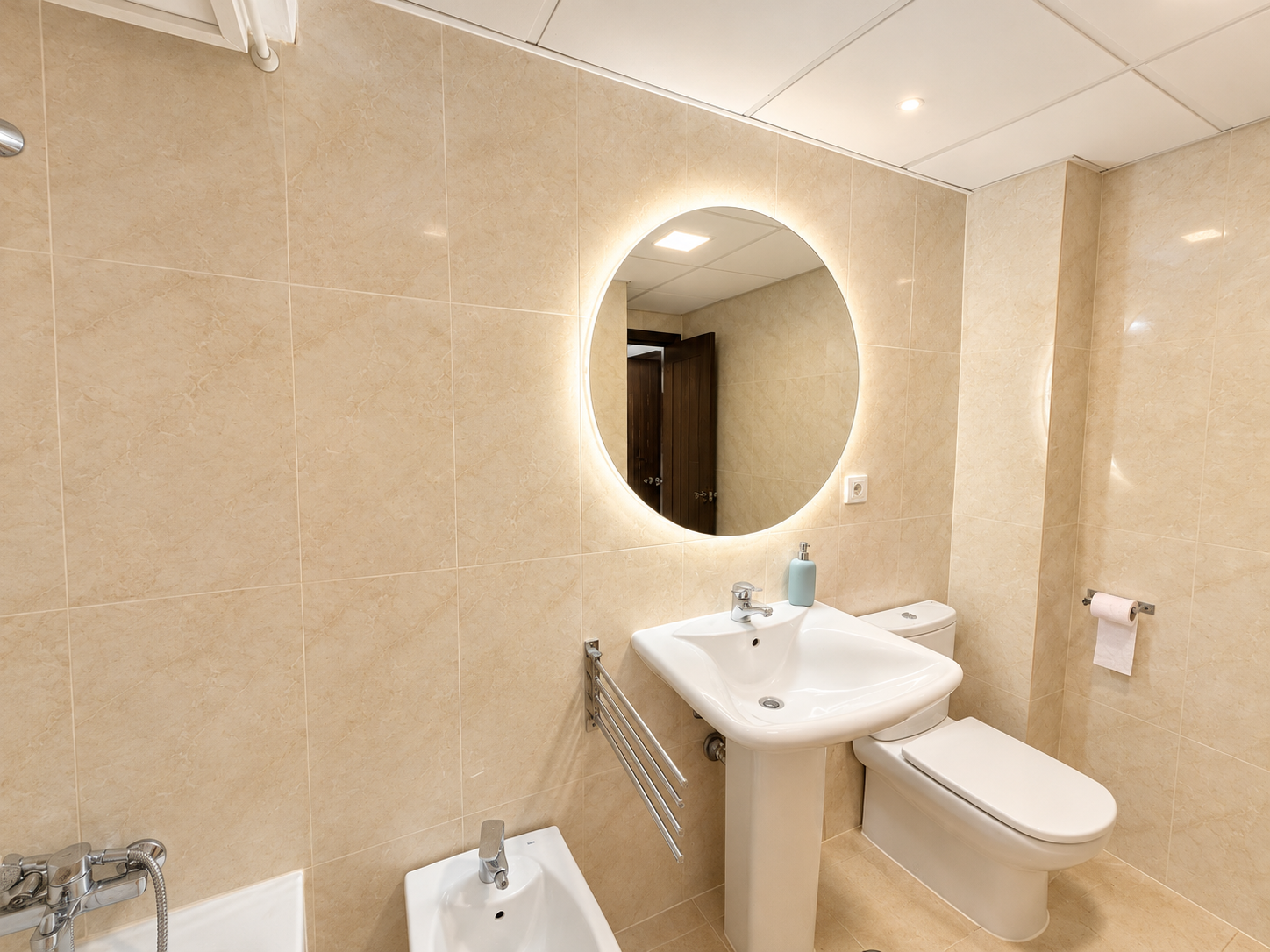1 Bedroom Apartment in Marbella - Photo 10