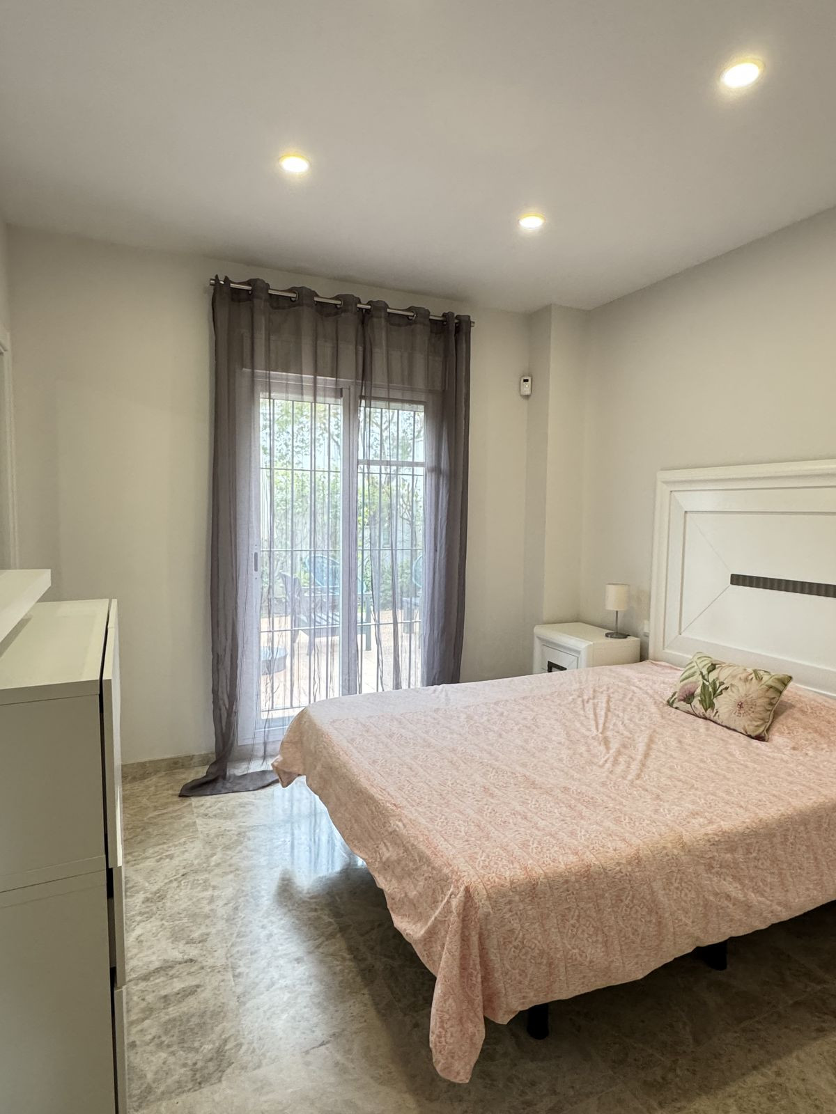 2 Bedroom Apartment in Marbella - Photo 17
