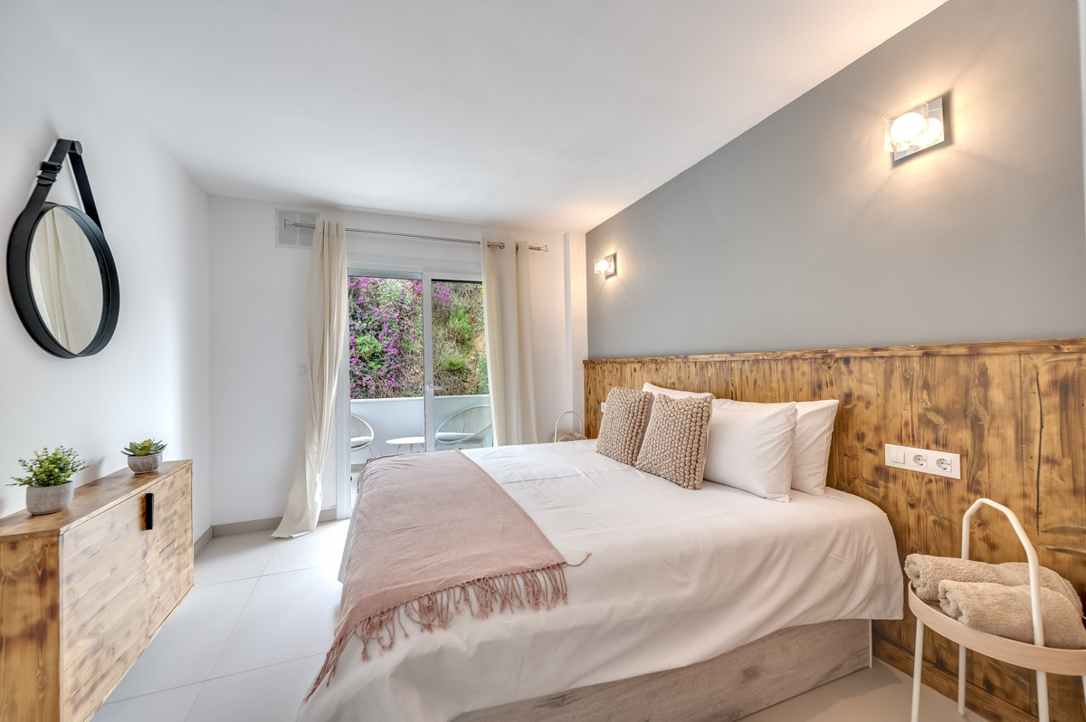3 Bedroom Apartment in Marbella - Photo 16