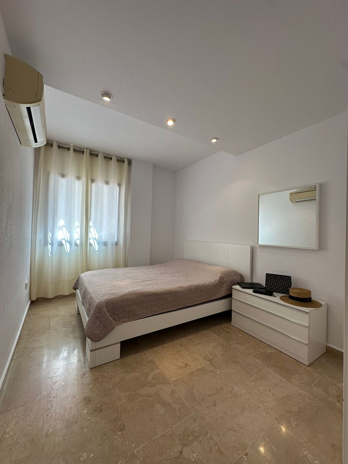 3 Bedroom Apartment in Marbella - Photo 33