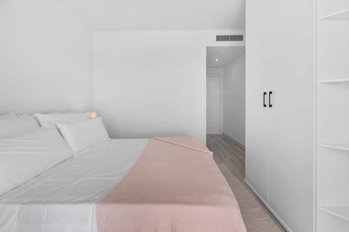 3 Bedroom Apartment in Benahavís - Photo 22