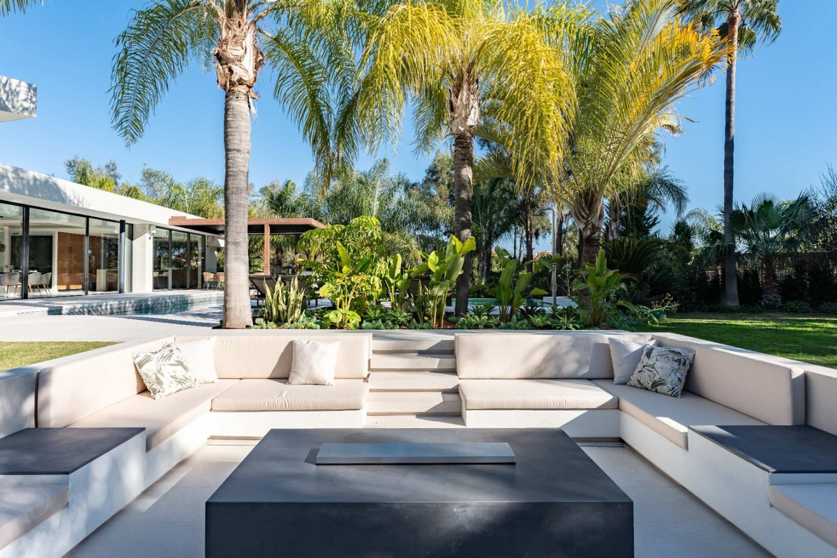5 Bedroom Villa in Marbella - Photo 20