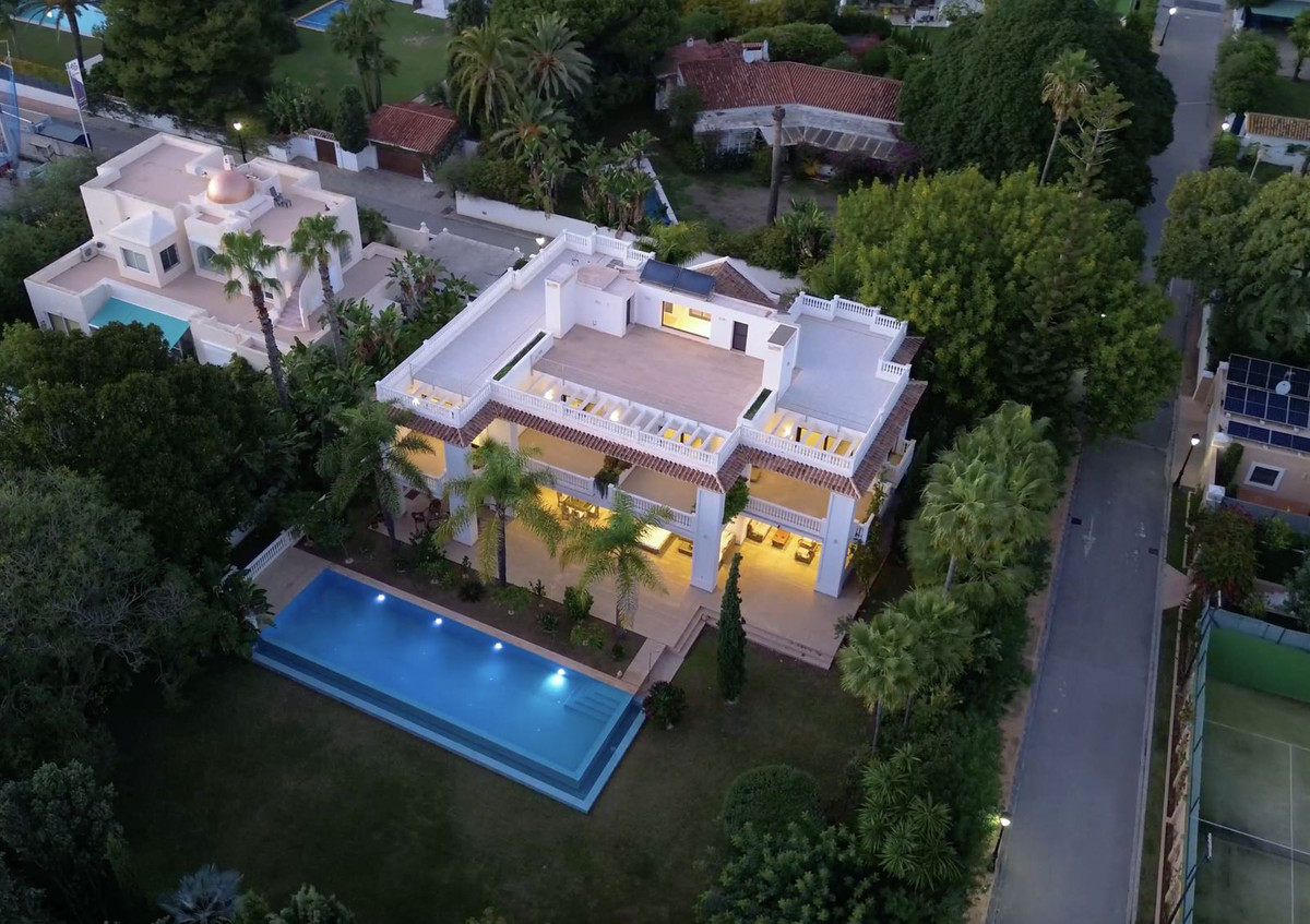 7 Bedroom Villa in San Pedro de Alcántara - Photo 36