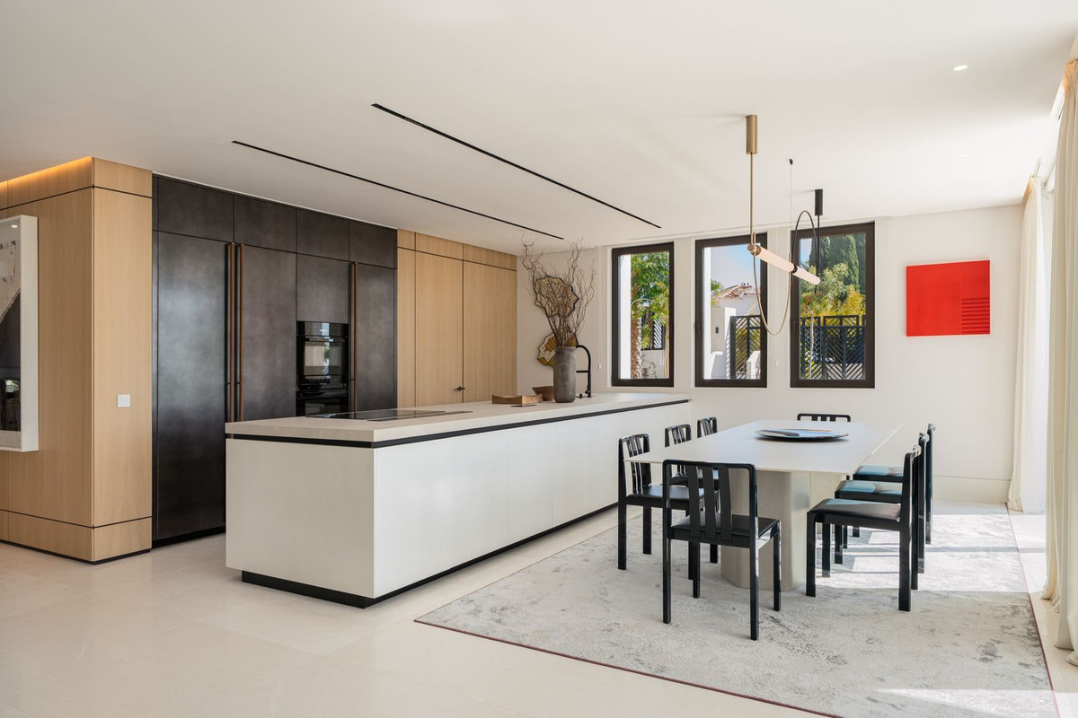 5 Bedroom Villa in Marbella - Фото 8