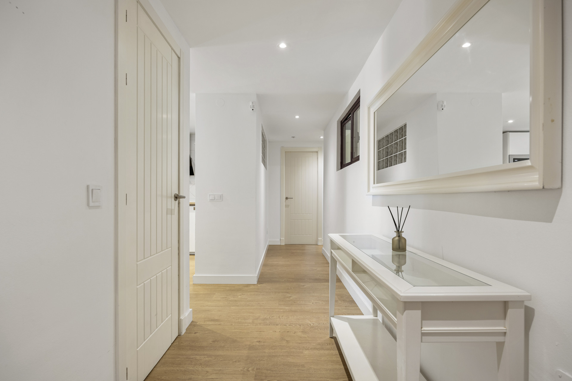 2 Bedroom Apartment in Benahavís - Foto 6
