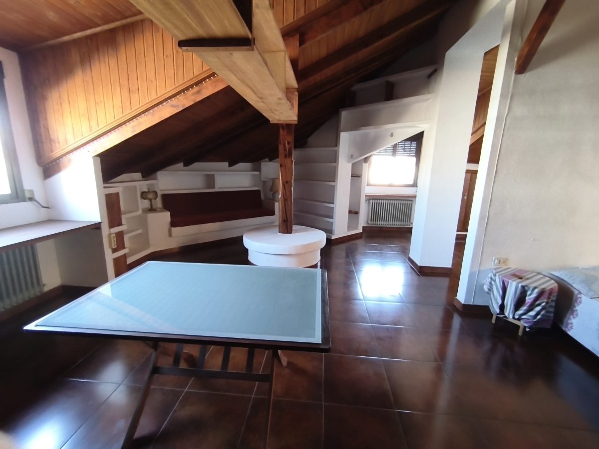 Chalet de 4 dormitorios en Valencia – Foto 26