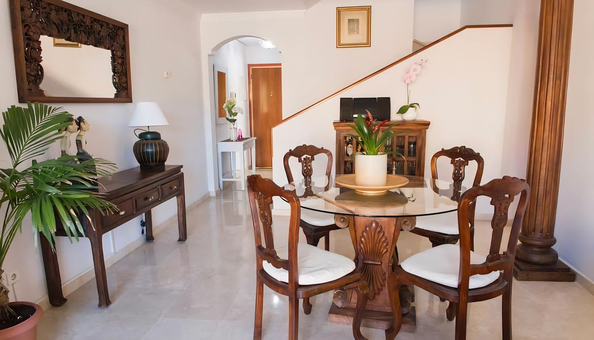 3 Bedroom Penthouse in La Duquesa - Photo 2