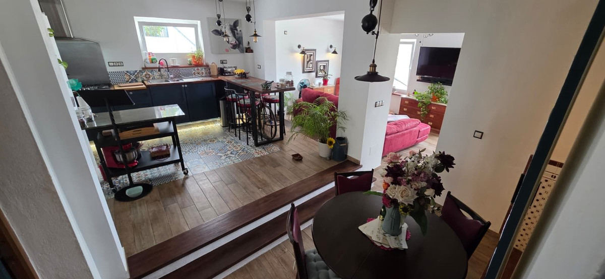4 Bedroom Townhouse in Alhaurín el Grande - Photo 4