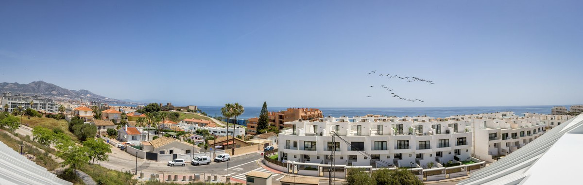 2 Bedroom Apartment in Fuengirola - Photo 34