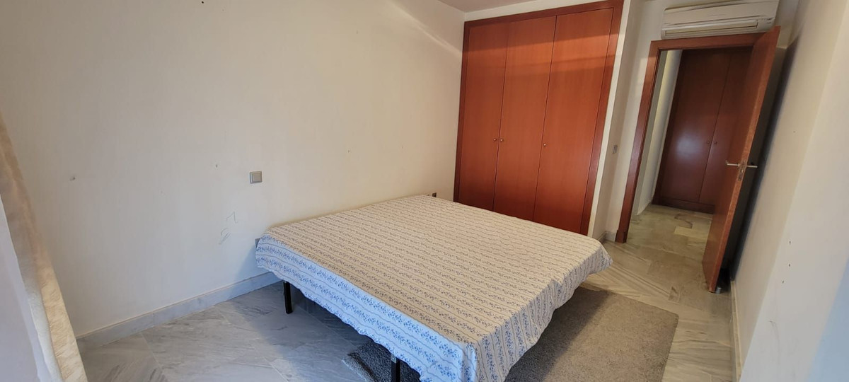 2 Bedroom Penthouse in Benahavís - Photo 51