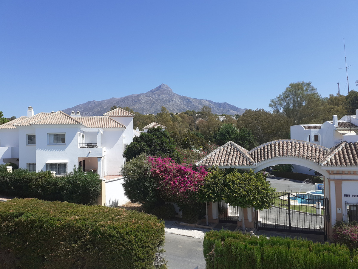 2 Bedroom Townhouse in Marbella - Photo 21