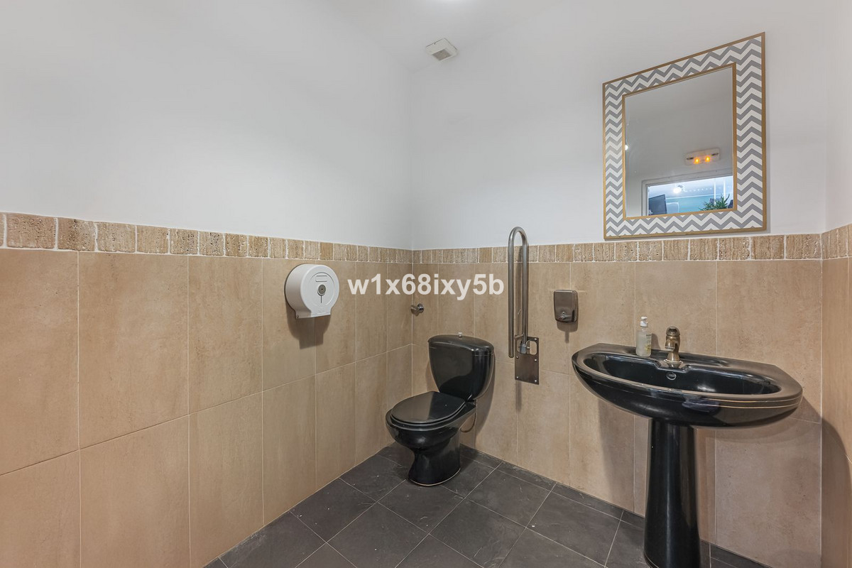 1 Bedroom Townhouse in Benahavís - Photo 9