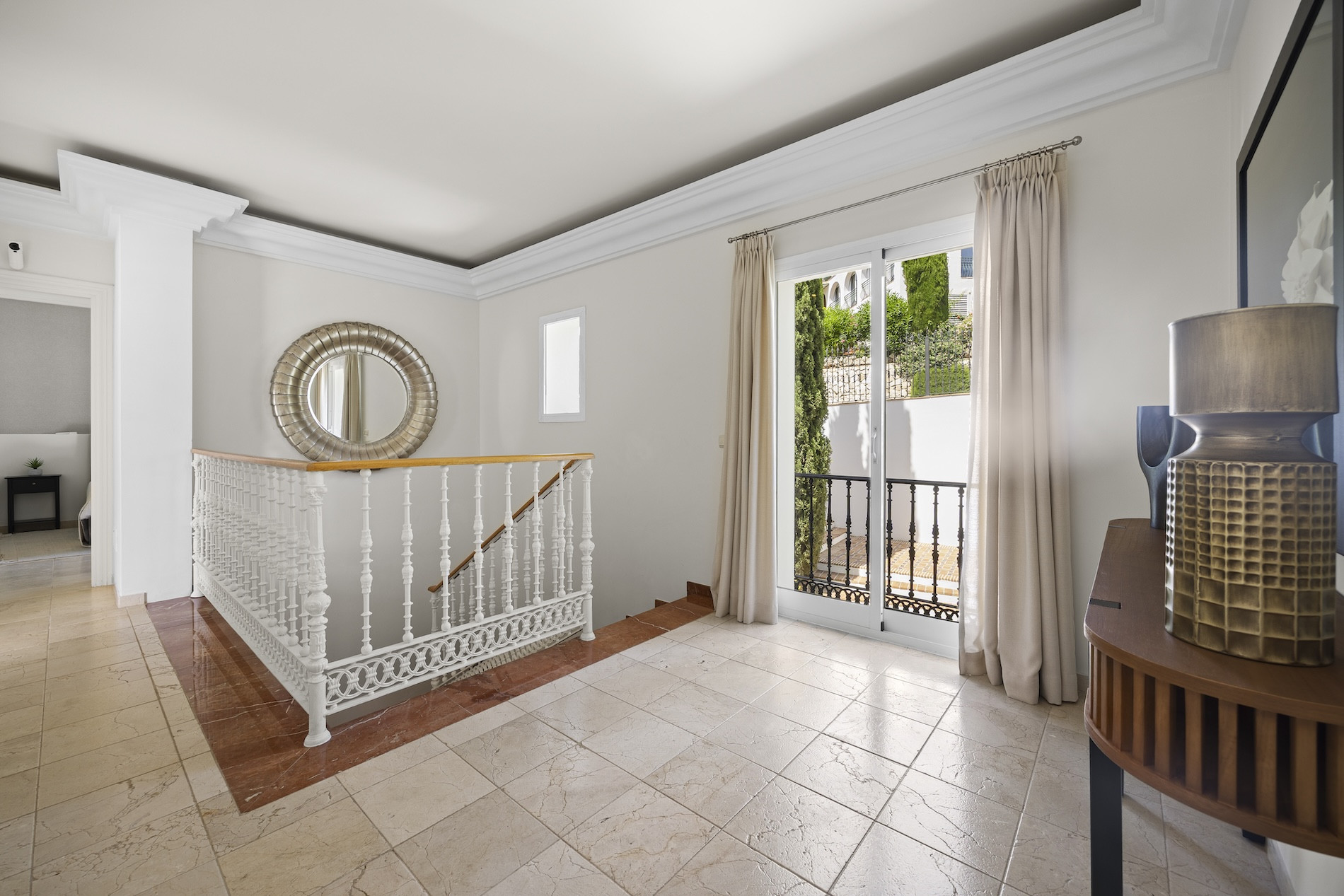 8 Bedroom Villa in Benahavís - Фото 19