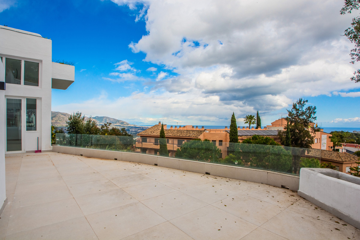 3 Bedroom Apartment in Marbella - Photo 5