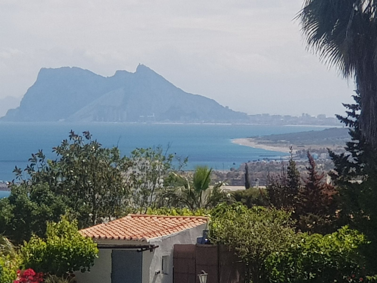 1,071 m² Plot in San Roque - Photo 4