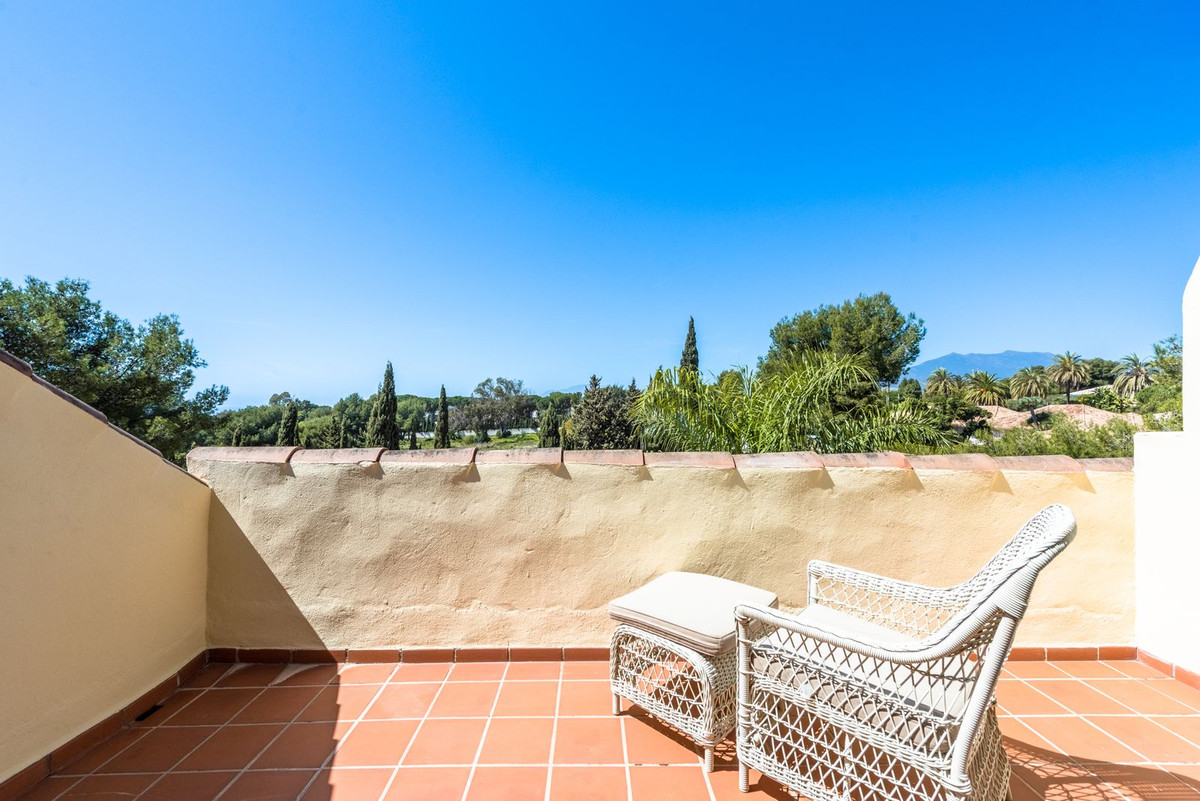 4 Bedroom Townhouse in Marbella - Photo 21