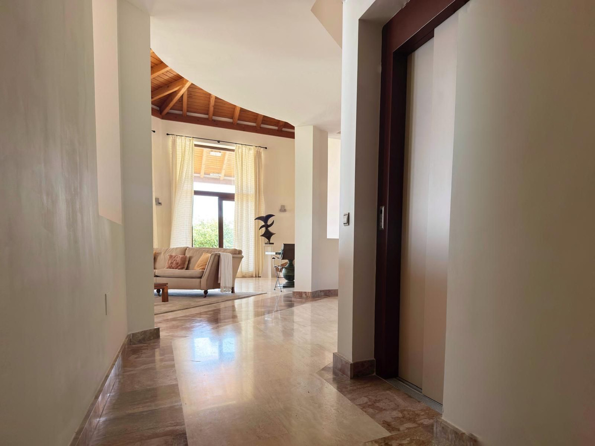 5 Bedroom Villa in Benahavís - Фото 19
