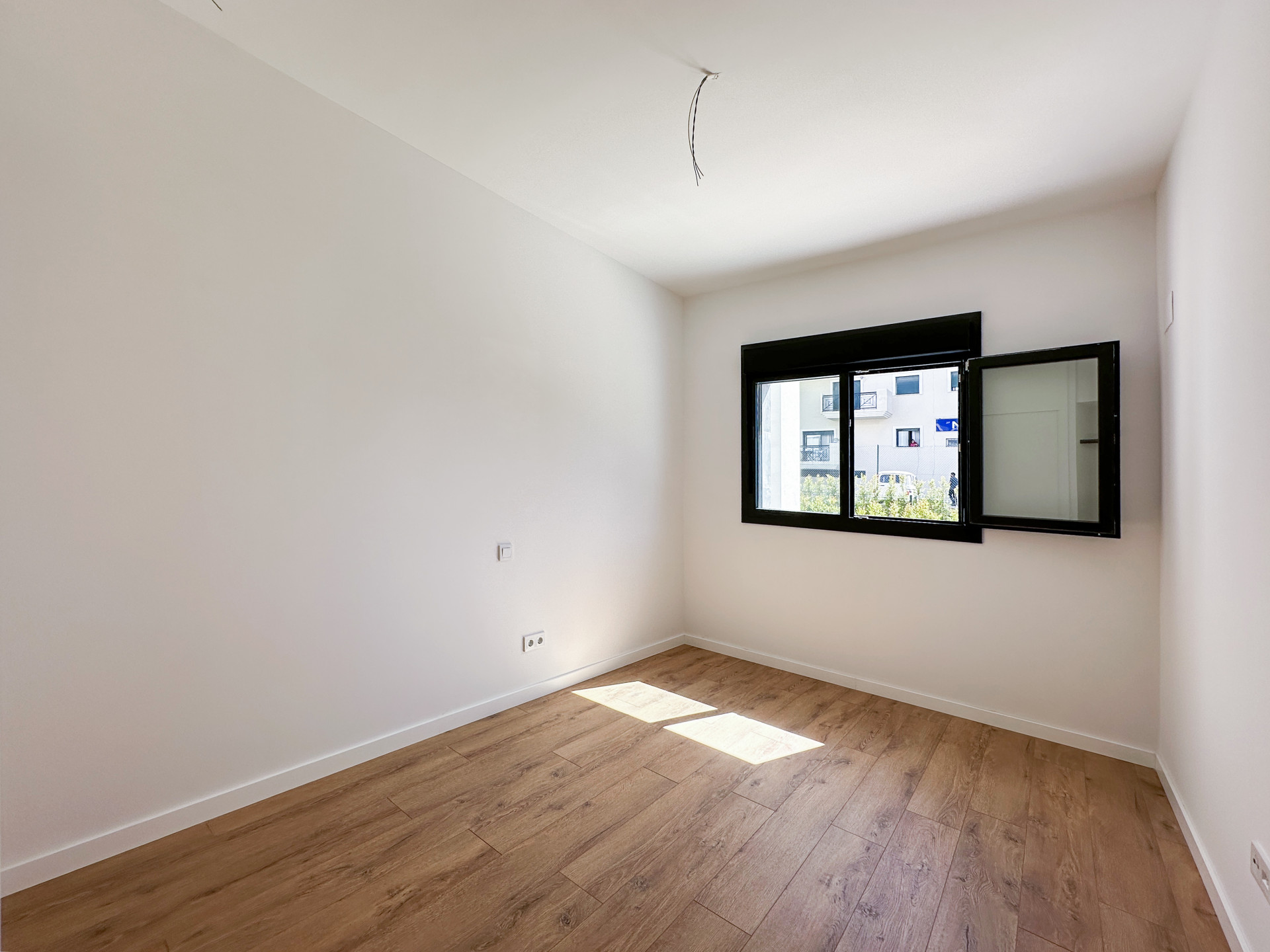 2 Bedroom Apartment in Estepona - Photo 19