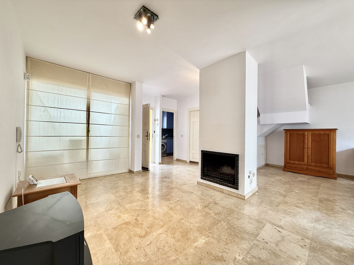 3 Bedroom Townhouse in Marbella - Photo 7