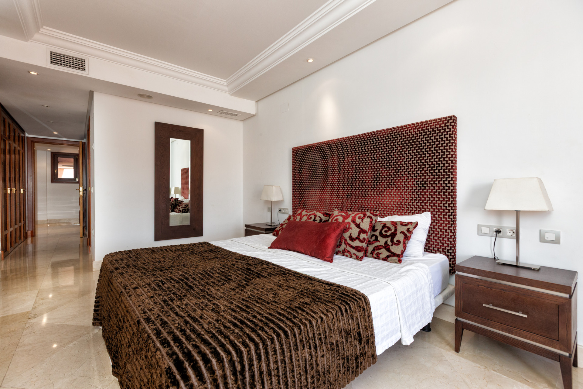 3 Bedroom Apartment in Estepona - Photo 16
