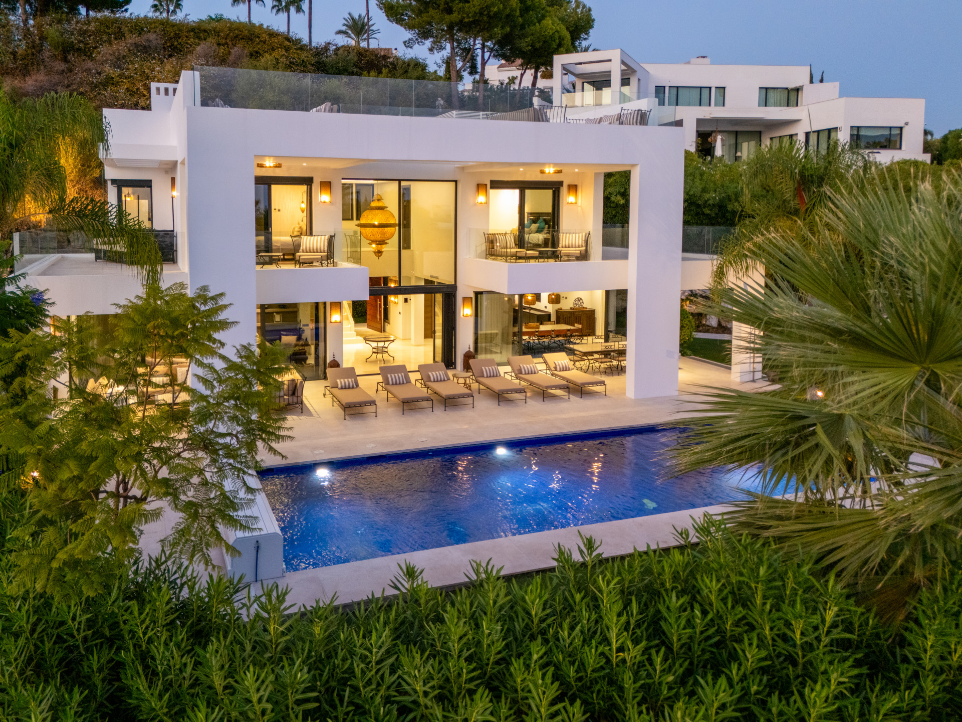 6 Bedroom Villa in Marbella - Photo 4