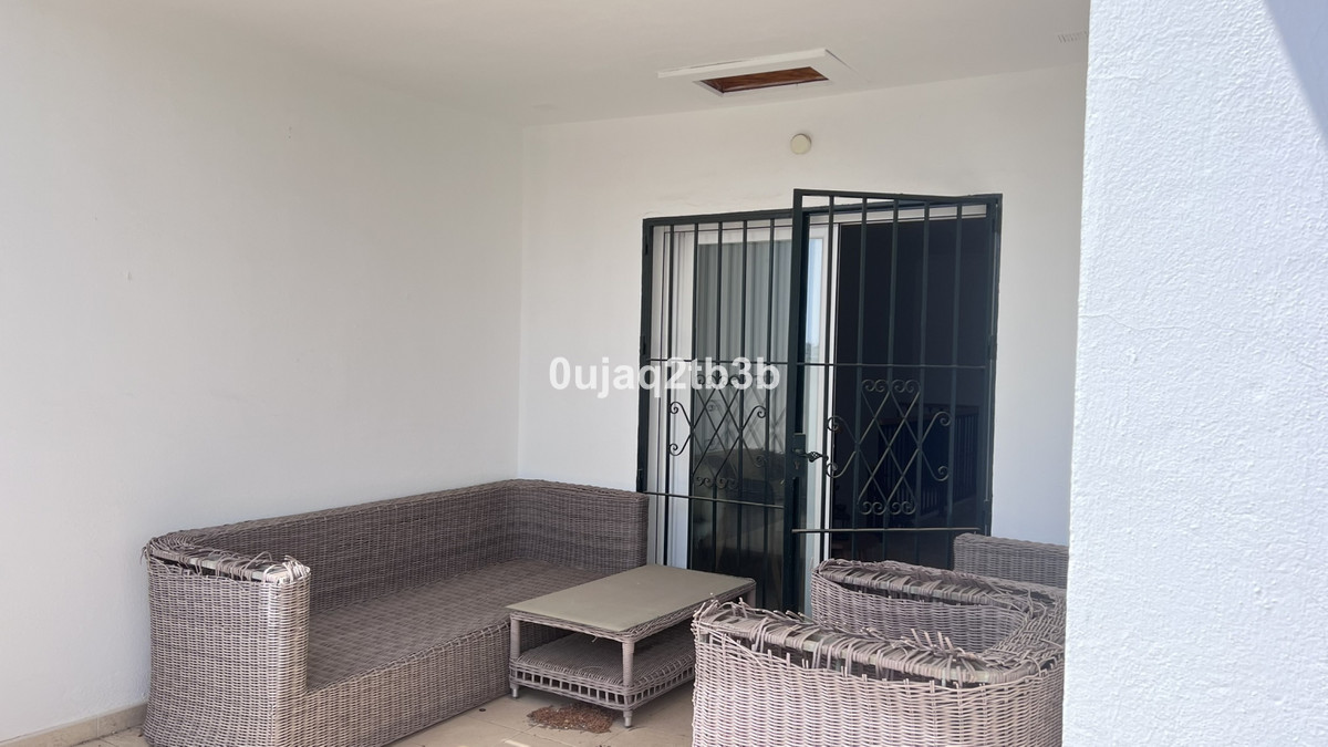4 Bedroom Apartment in Marbella - Photo 28