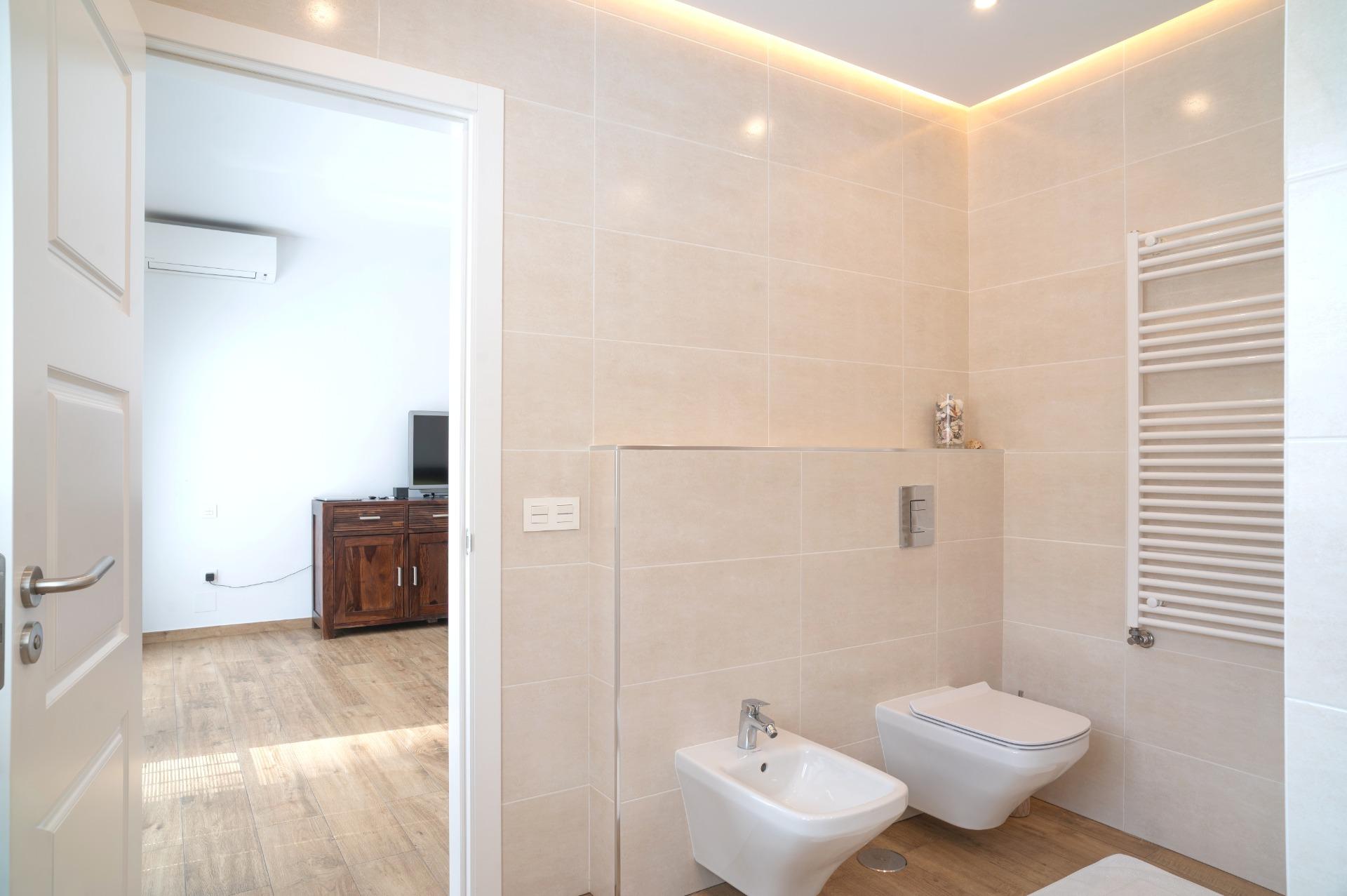 6 Bedroom Villa in Mijas - Photo 16