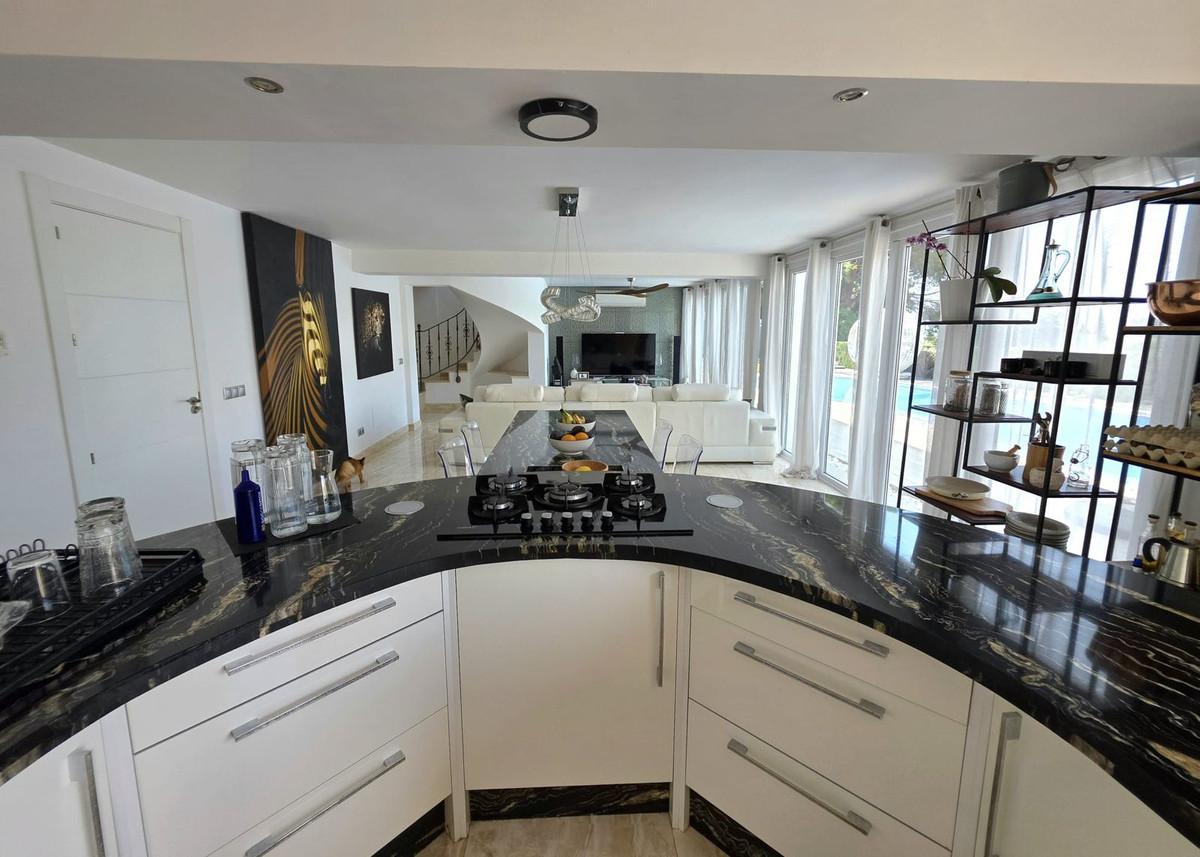 5 Bedroom Villa in Marbella - Foto 8