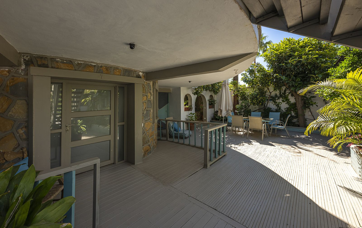 12 Bedroom Villa in Marbella - Photo 24