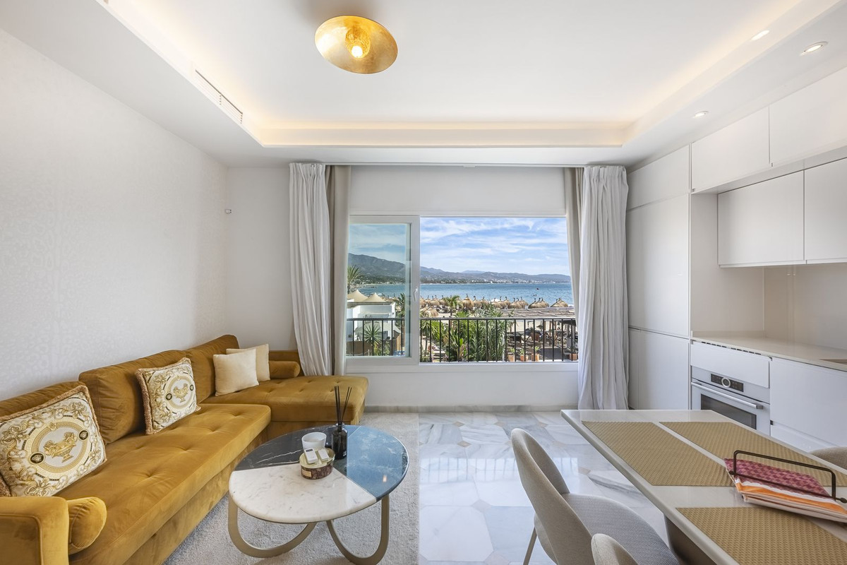 2 Bedroom Apartment in Marbella - Photo 3