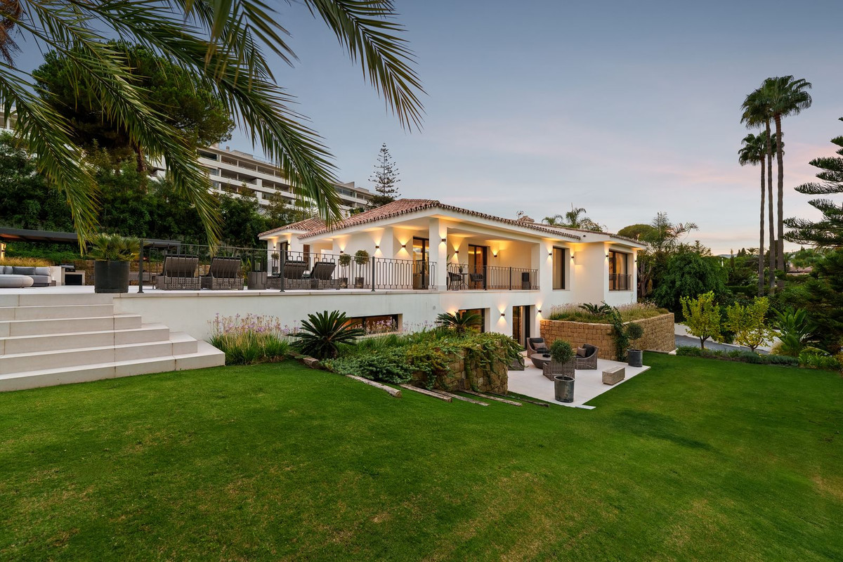 5 Bedroom Villa in Marbella - Photo 9