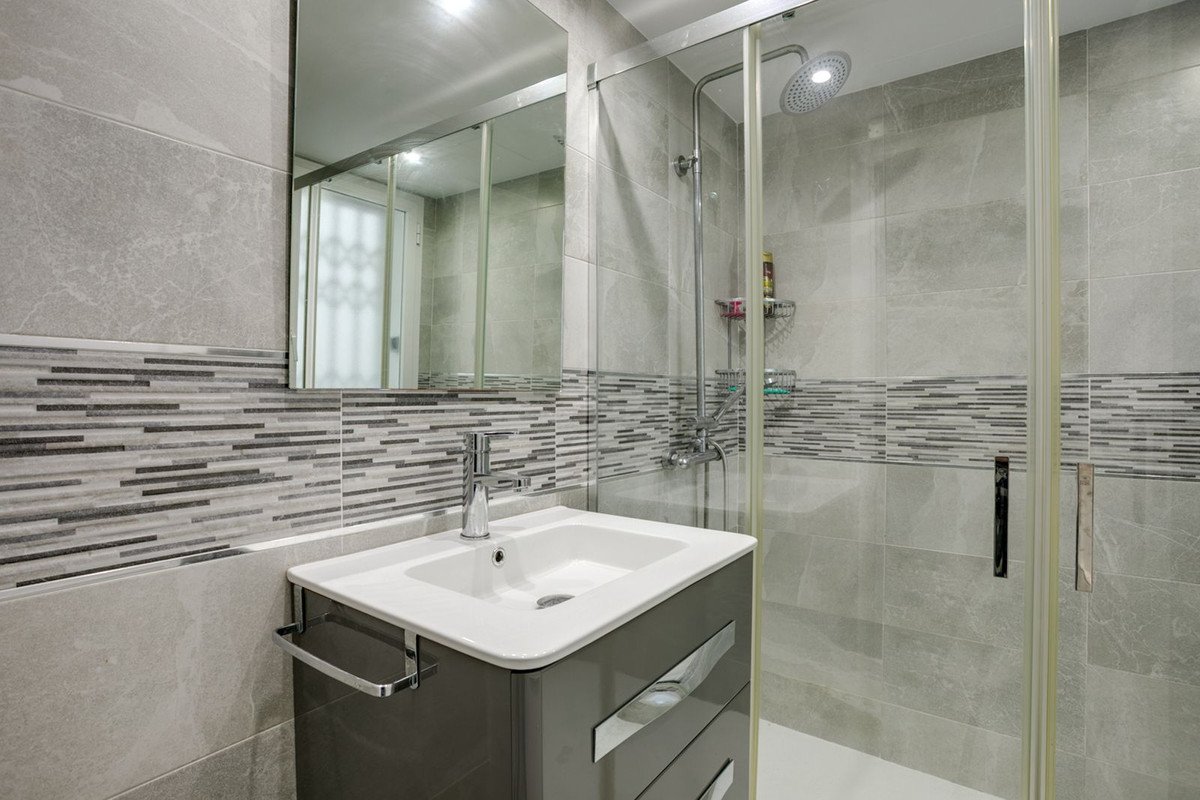 3 Bedroom Townhouse in Estepona - Photo 9
